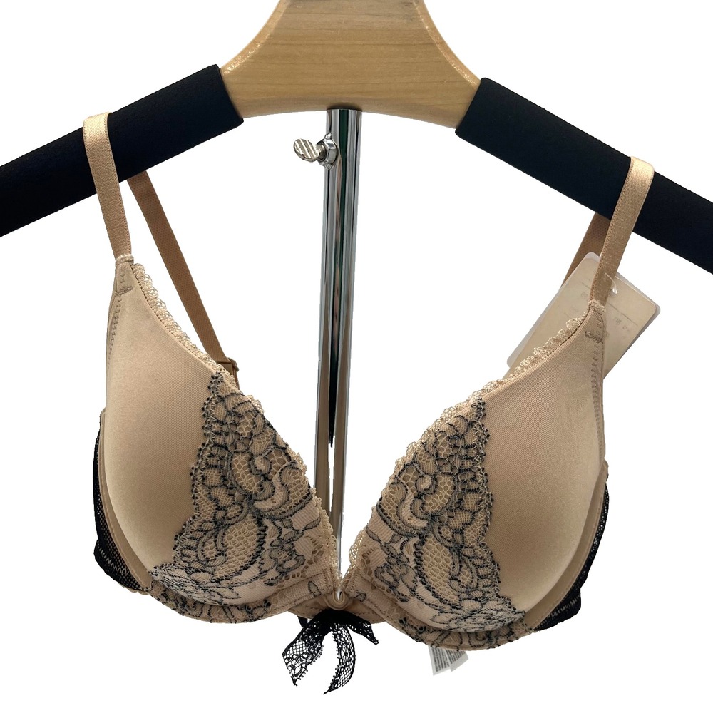 B.Tempt'd BTemptd By Wacoal Lace Push-Up‎ Bra Style 958247 Size 30C